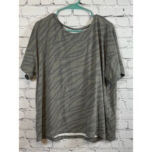 Live Well Lifestyle Gray Animal Print Short Sleeve Casual T-Shirt‎ V-back XL